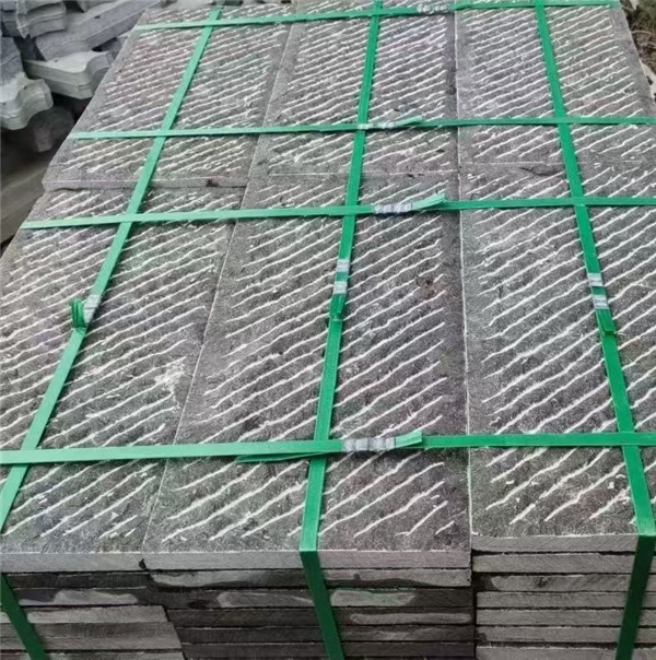 嘉祥鏨道面青石板 手工鏨刻工藝 道紋規(guī)整 質感出眾